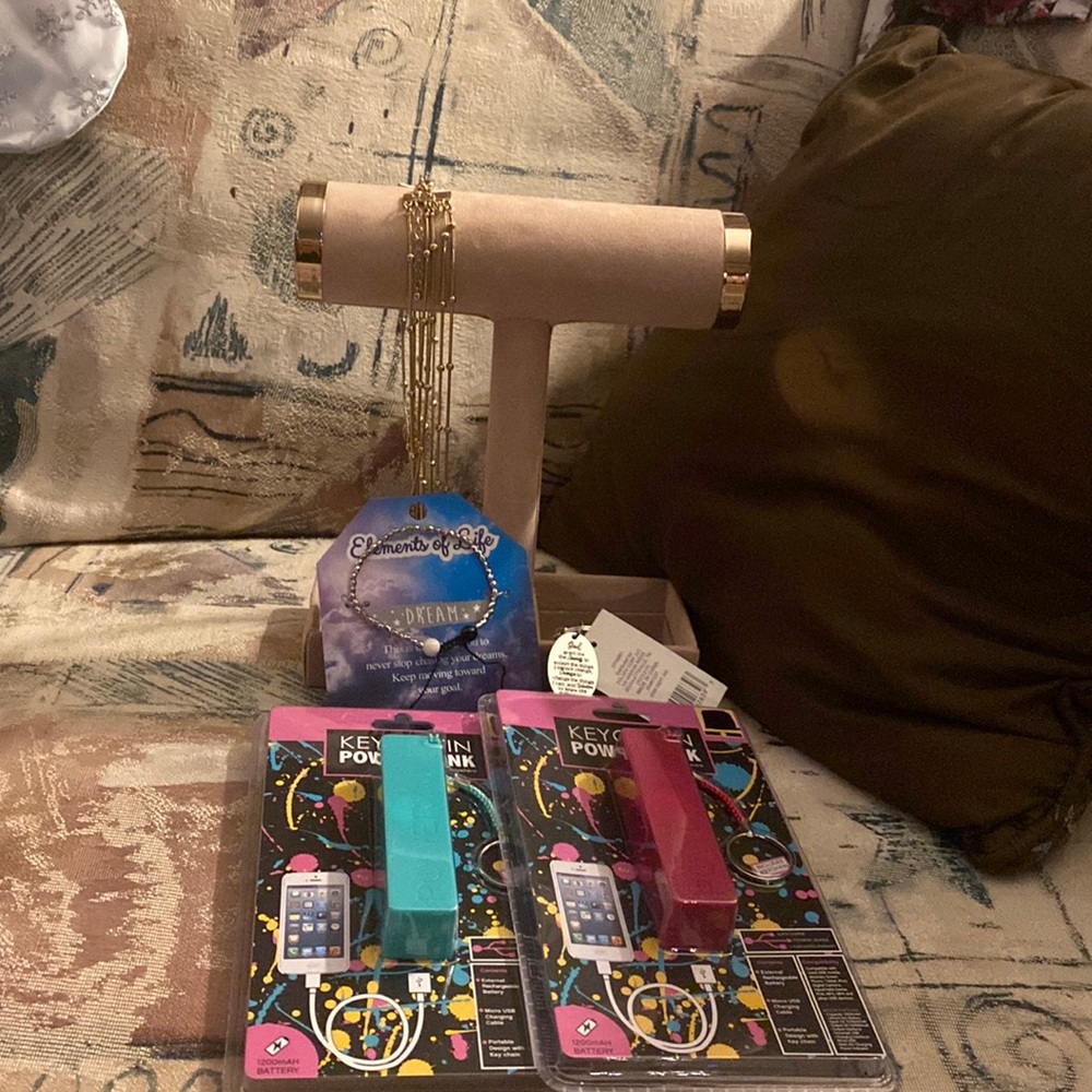Necklace & holder